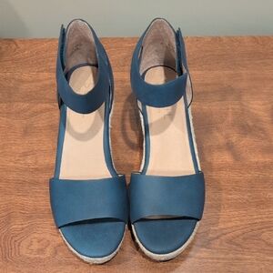 Elegant Blue Women's Sandals